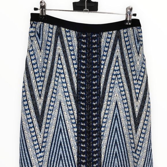 BCBGMaxAzria Jane Blue Chevron Print Two-Level Skirt in Blue Sphere size XXS NWT - Picture 3 of 13
